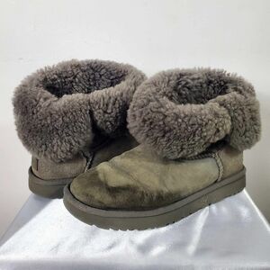 UGG Australia Womens Authentic Bailey Button 5803 Sheepskin Boot Gray